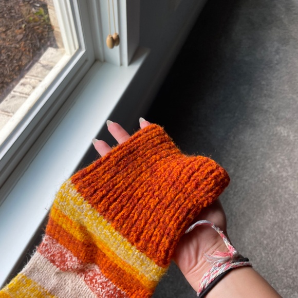 Colored pull over - Picture 3 of 3